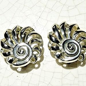 Vintage Lisner spiral swirl fan floral motif Clip On earrings
